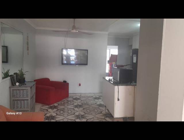 3 BEDROOM HOUSE FOR SALE IN WESTRIDGE